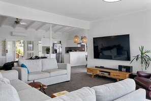 Smart TV, DVD player, books, stereo