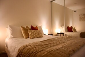 2 habitaciones, tabla de planchar con plancha, internet y ropa de cama 