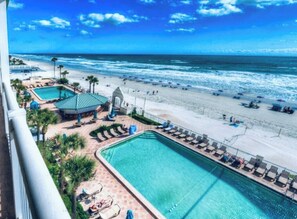 Pool - ~ The Outlook ~ Breathtaking ~ OCEAN ~ FRONT ~ Condo in Daytona Beach (Daytona Beach)