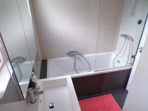 Shower, towels