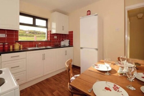 Sleep 6 Cottage -PetsOK, SelfCheck-In, FreeParking