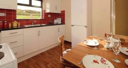 Sleep 6 Cottage -PetsOK, SelfCheck-In, FreeParking