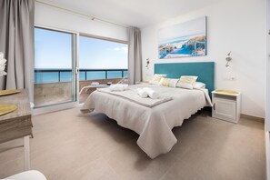 3 chambres, fer et planche à repasser, lit de bébé portatif