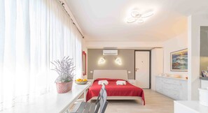 Bügeleisen/Bügelbrett, WLAN, Bettwäsche