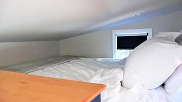 1 bedroom, desk, iron/ironing board, WiFi