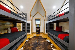 4 camere, una scrivania, culla da viaggio, Wi-Fi gratuito