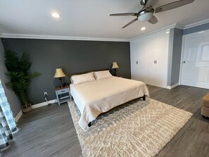 6 bedrooms, iron/ironing board, WiFi, bed sheets