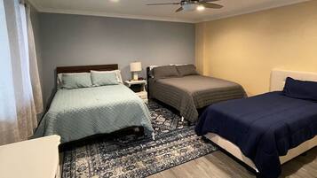 6 habitaciones, tabla de planchar con plancha, wifi y ropa de cama