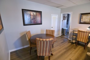 Dining - B-town Lookout (Bloomington)