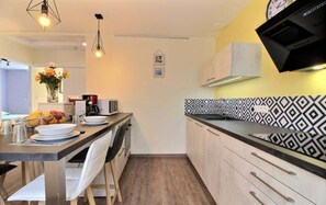 Frigorifero, microonde, forno, lavastoviglie