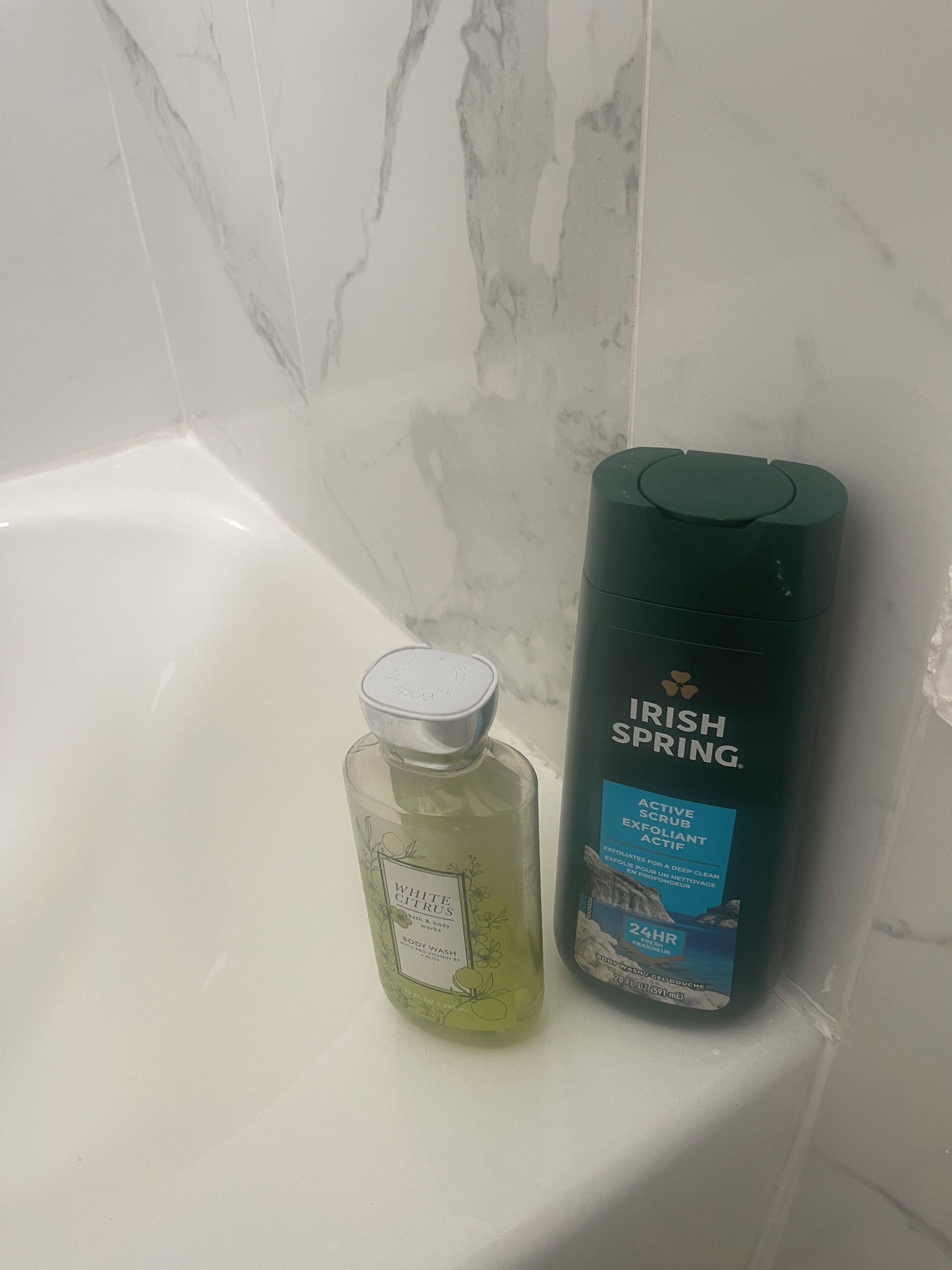 Pyyhkeet, saippua, vessapaperi