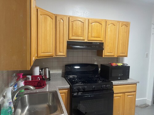 3-bedroom apartment in awesome Mount Vernon with AC, WiFi