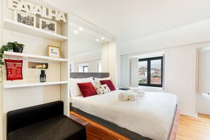 Fer et planche à repasser, accès Internet, draps fournis