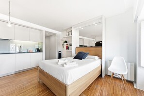 Iron/ironing board, Internet, bed sheets - GuestReady - Cathedral Design Apartments - Batalha (Porto)