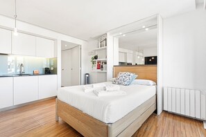 Iron/ironing board, internet, bed sheets