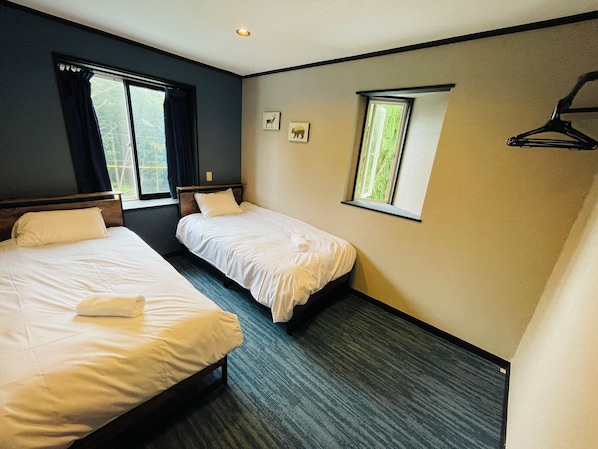 Dubbelrum eller tvåbäddsrum - 2 enkelsängar | Gratis wi-fi och sängkläder