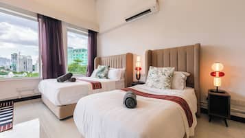 8 bedrooms, travel crib, free WiFi, bed sheets