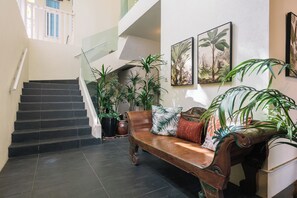 Vista frontal de la propiedad