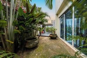Luxury Villa, Multiple Bedrooms, Balcony, City View | Terrace/patio