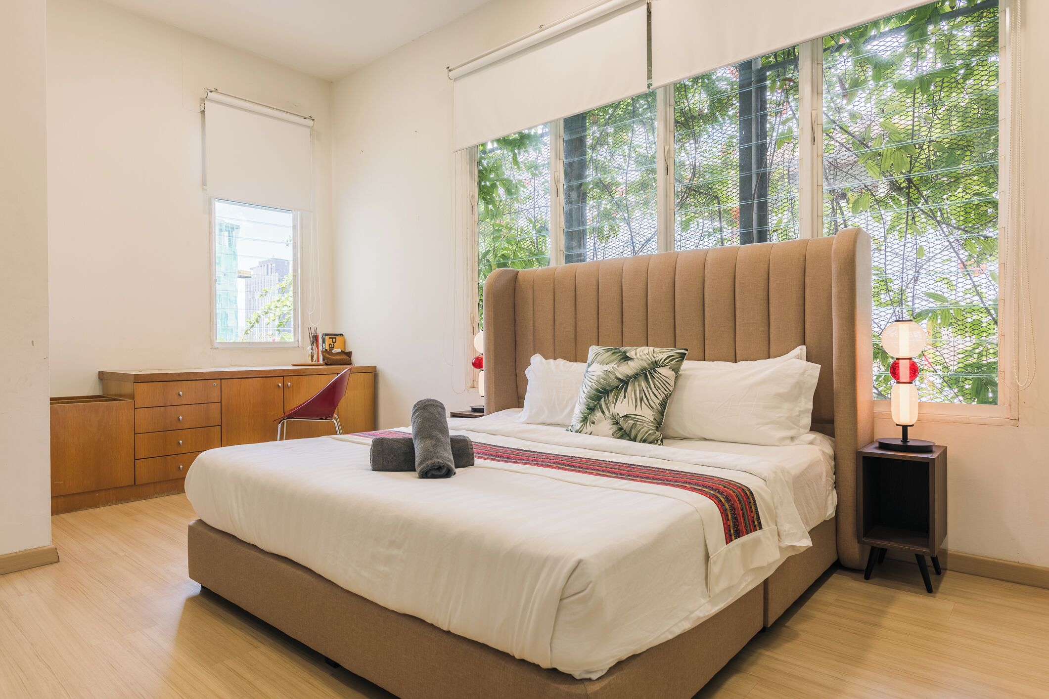 8 bedrooms, travel crib, free WiFi, bed sheets