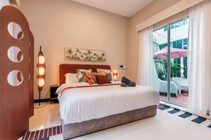 8 bedrooms, travel cot, free WiFi, bed sheets