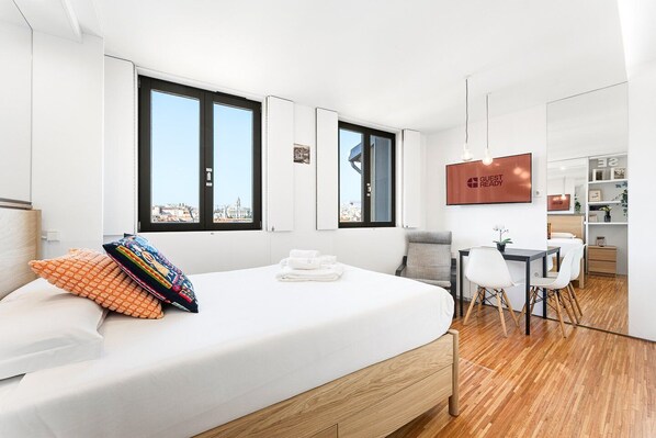 Fer et planche à repasser, accès Internet, draps fournis