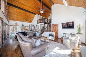 TV, fireplace - Two Homes on 160 Acres. Stocked Ponds, Firepits. Just 30 minutes from Tulsa. (Coweta)