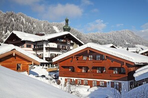 Exterior - (4) Suite Scheibeberg, 1st floor with balcony village view, 65 sqm (Reit im Winkl)