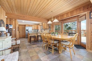 Unclassified image, 4 of 63, button