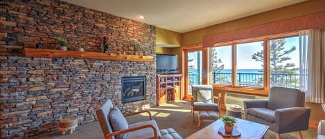 Smart-TV, Kamin, Arbeitsbereiche