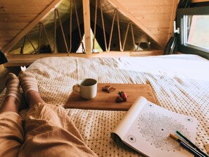 1 bedroom, WiFi, bed sheets - Whispers of the Willow 1 by Tiny Away (Estramiac)