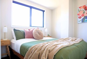 2 chambres, fer et planche à repasser, accès Internet, draps fournis