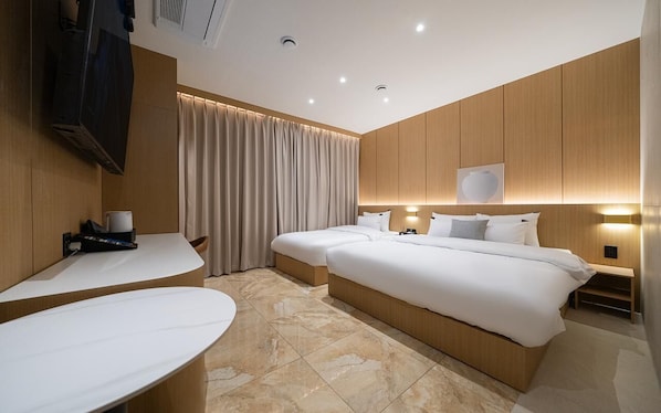 Kamar Twin Premium | 1 kamar tidur, meja kerja, tirai kedap cahaya, dan kedap suara