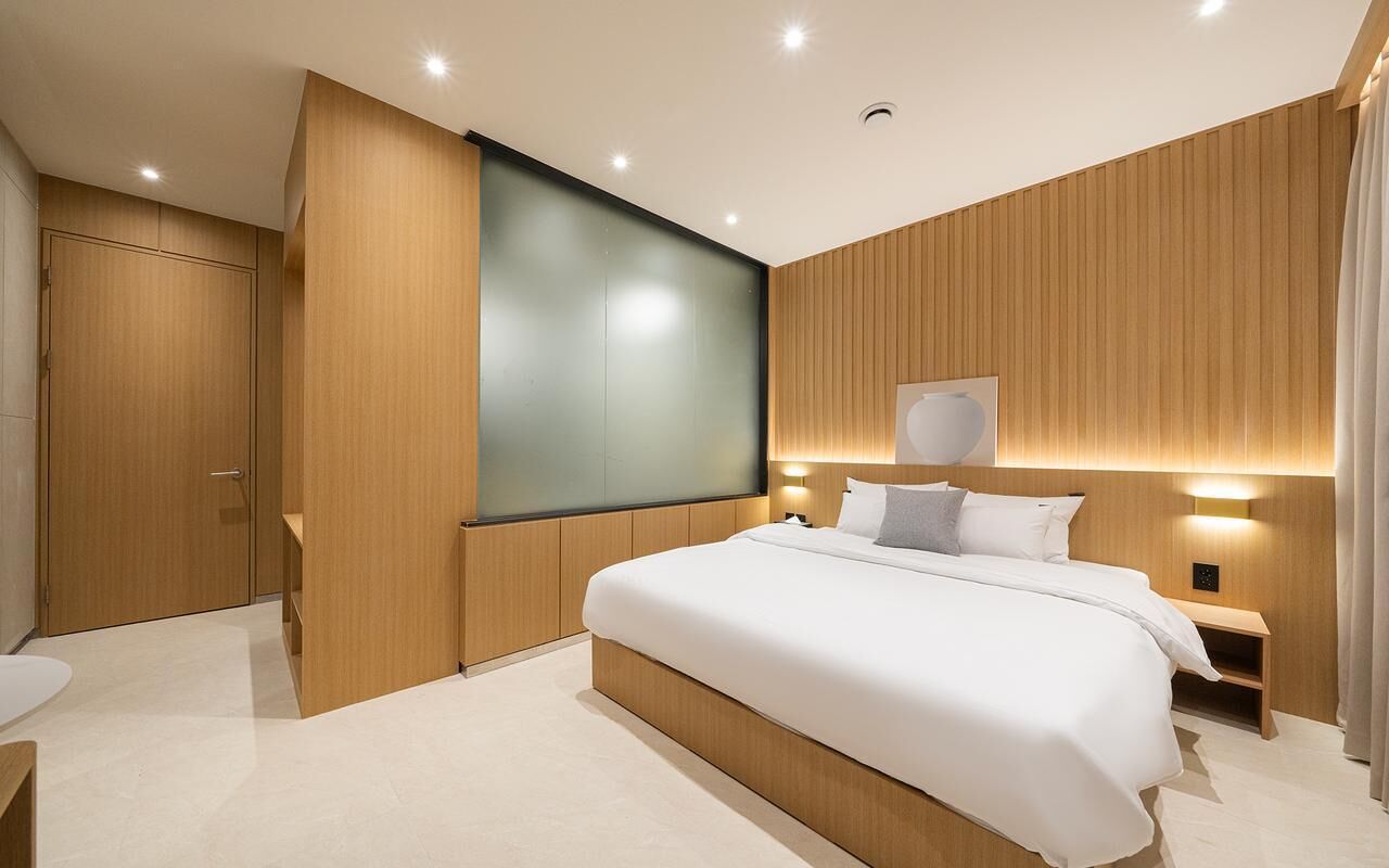 Habitación doble Prestigio | Escritorio, cortinas blackout, insonorización y wifi gratis 