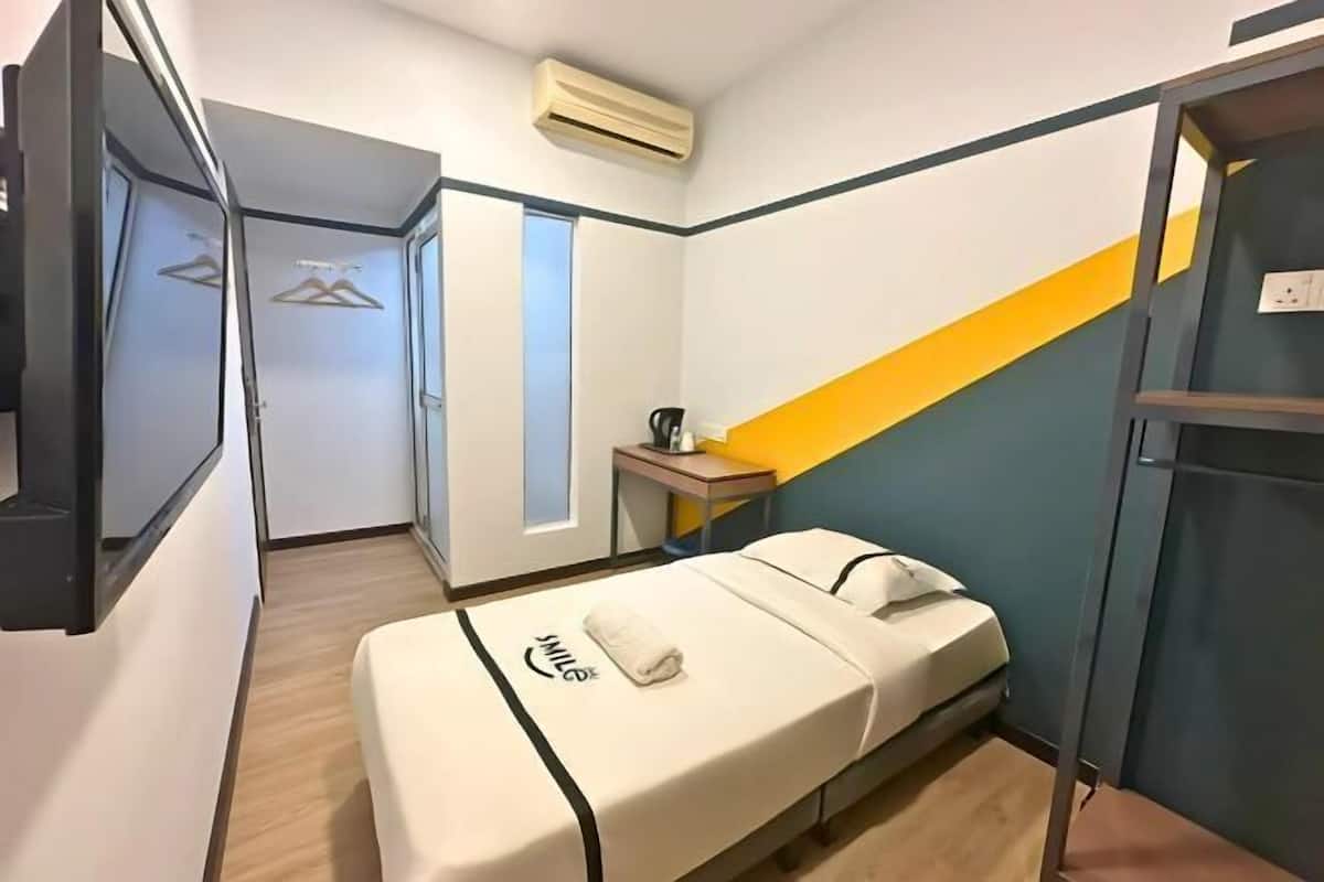 Desk, iron/ironing board, free WiFi