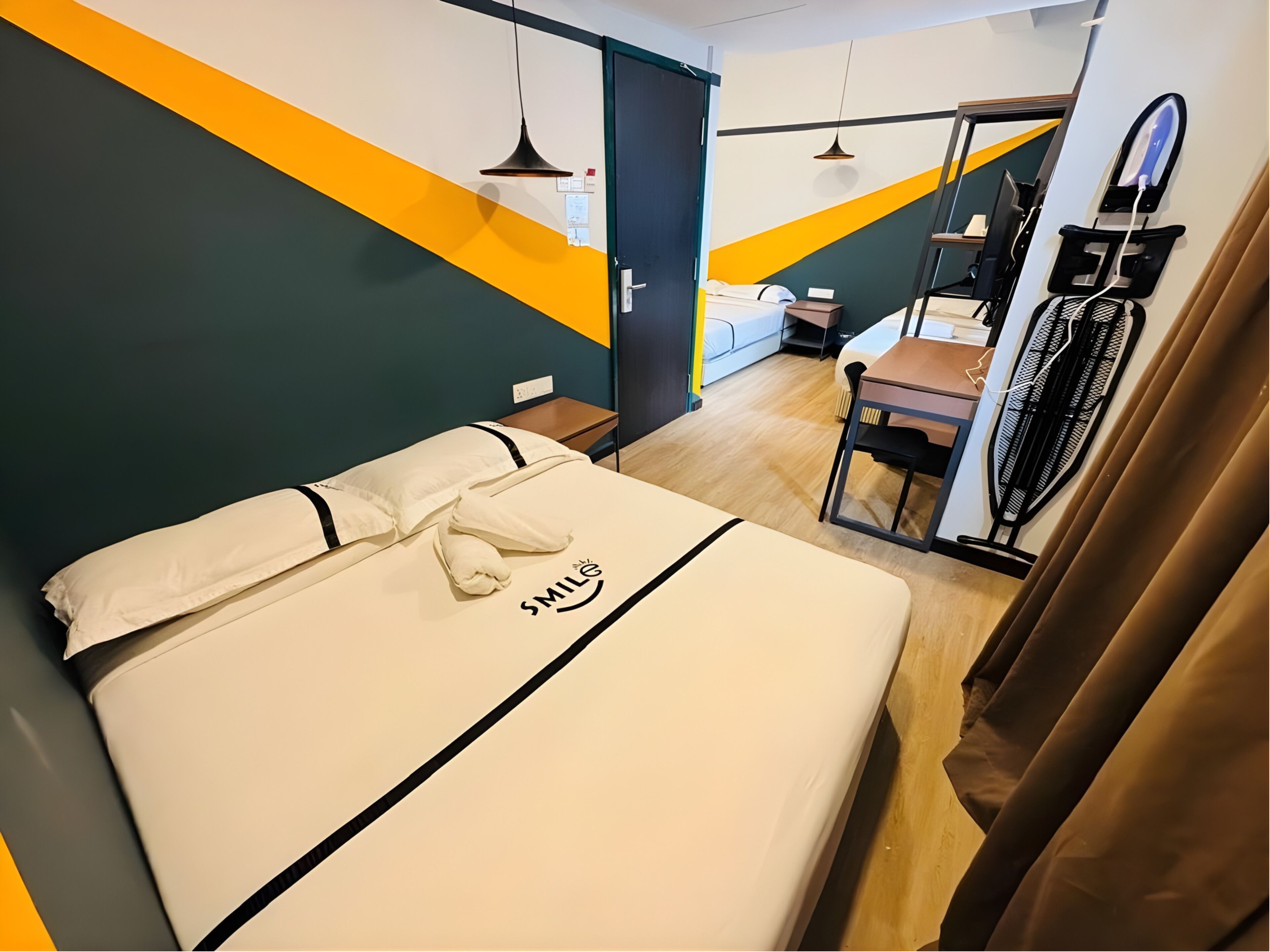 Family Room, Multiple Beds | Desk, iron/ironing board, free WiFi