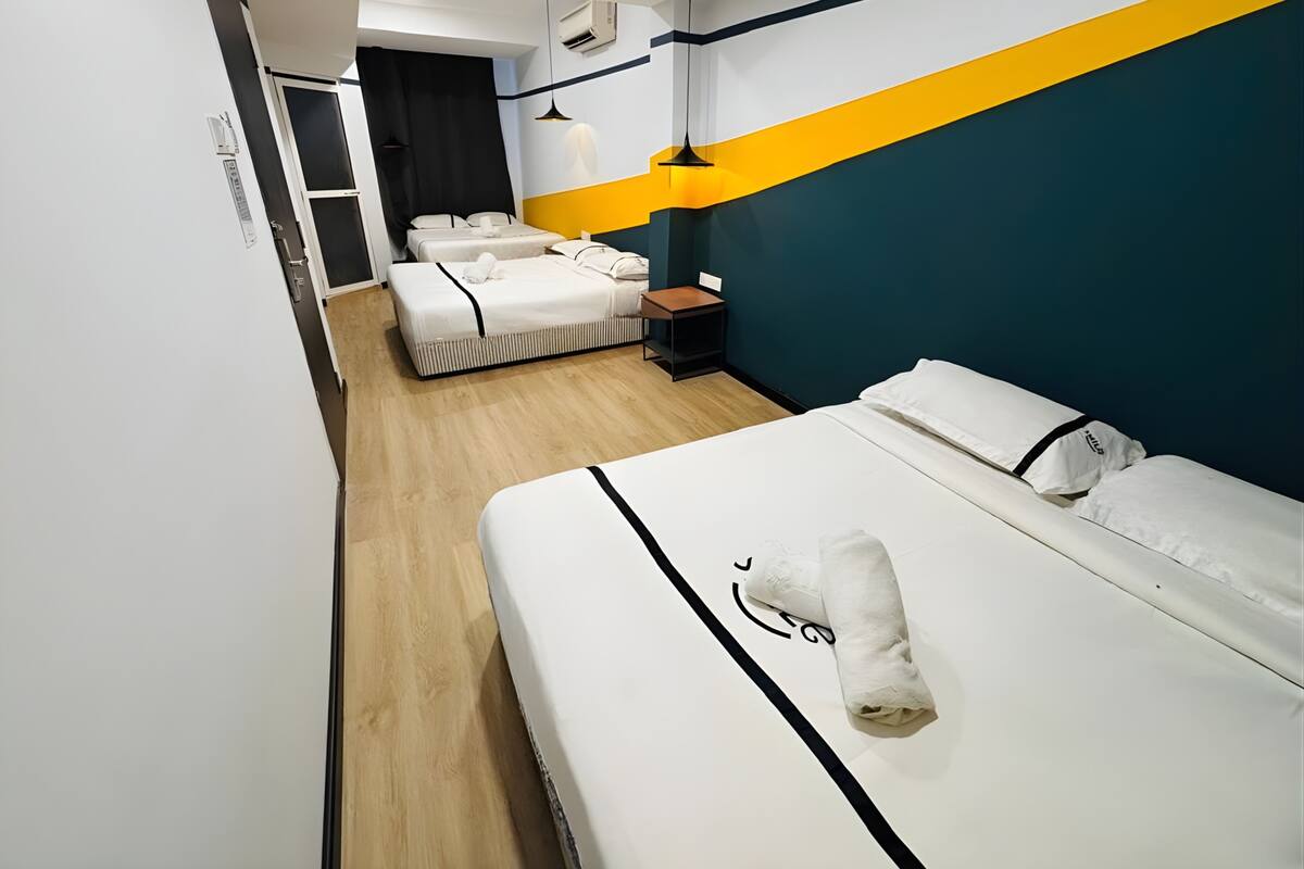 Habitación familiar doble | Escritorio, tabla de planchar con plancha, wifi gratis