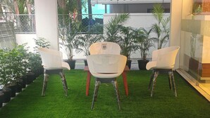 Gambar tidak terklasifikasi, 2 dari 15, tombol