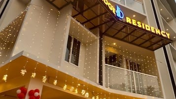 Mặt tiền nơi lưu trú