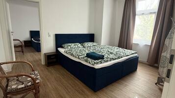 4 Schlafzimmer, BĂŒgeleisen/BĂŒgelbrett, Reisekinderbett, WLAN