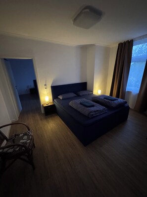 4 Schlafzimmer, Bügeleisen/Bügelbrett, Reisekinderbett, WLAN
