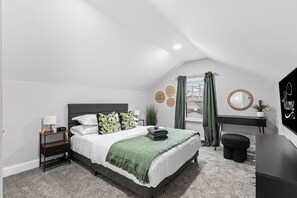 3 bedrooms, iron/ironing board, free WiFi, bed sheets