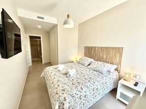 3 bedrooms, iron/ironing board, internet, bed sheets - El rincon de candor by staycare (Rota)