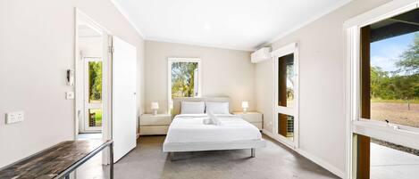 2 عدّة غرف نوم ومكواة/لوح كي وواي فاي وملاءات أسرّة