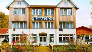 Unclassified image, 4 of 7, button - Hotel Wald und Meer in Koserow  (Koserow)