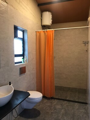 Dutxa, tovalloles, sabó i paper higiènic 