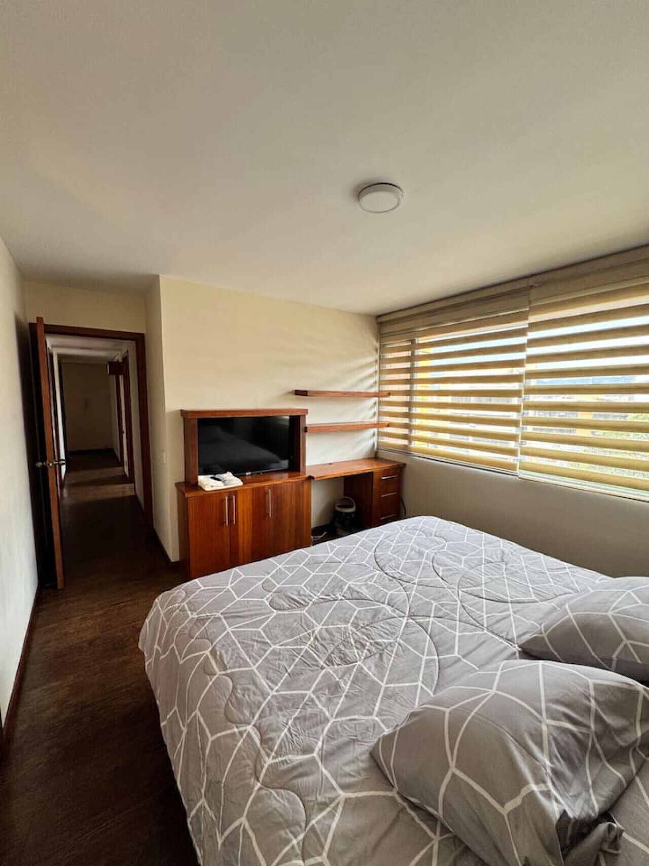 3 soverom, safe på rommet, skrivebord og strykejern/-brett