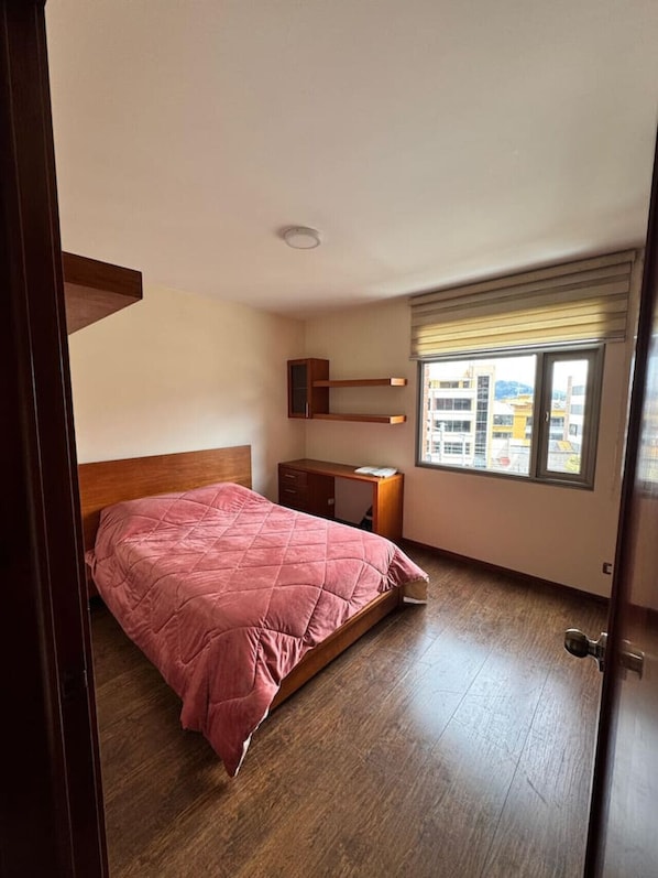 3 bedrooms, in-room safe, desk, iron/ironing board