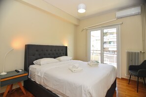 2 bedrooms, iron/ironing board, travel crib, free WiFi