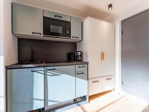 Fridge, microwave, stovetop